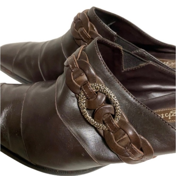 Brighton Tamia silver concho chocolate leather slip on clogs / mules size 9 - Picture 5 of 7